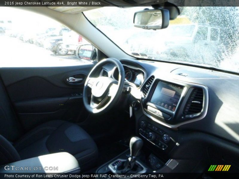 Bright White / Black 2016 Jeep Cherokee Latitude 4x4