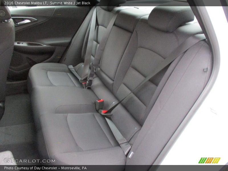 Summit White / Jet Black 2016 Chevrolet Malibu LT