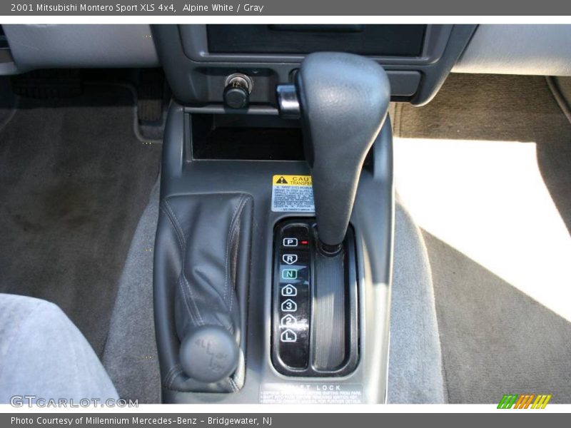 Alpine White / Gray 2001 Mitsubishi Montero Sport XLS 4x4