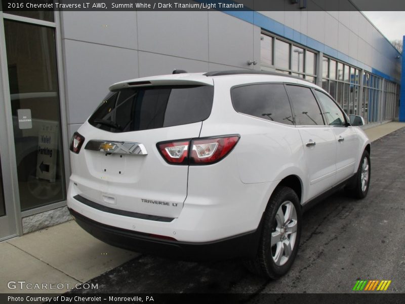 Summit White / Dark Titanium/Light Titanium 2016 Chevrolet Traverse LT AWD