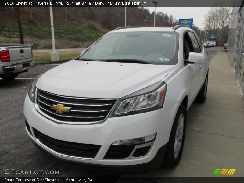 Summit White / Dark Titanium/Light Titanium 2016 Chevrolet Traverse LT AWD