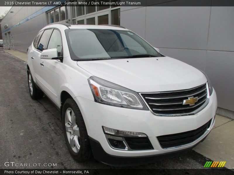 Summit White / Dark Titanium/Light Titanium 2016 Chevrolet Traverse LT AWD
