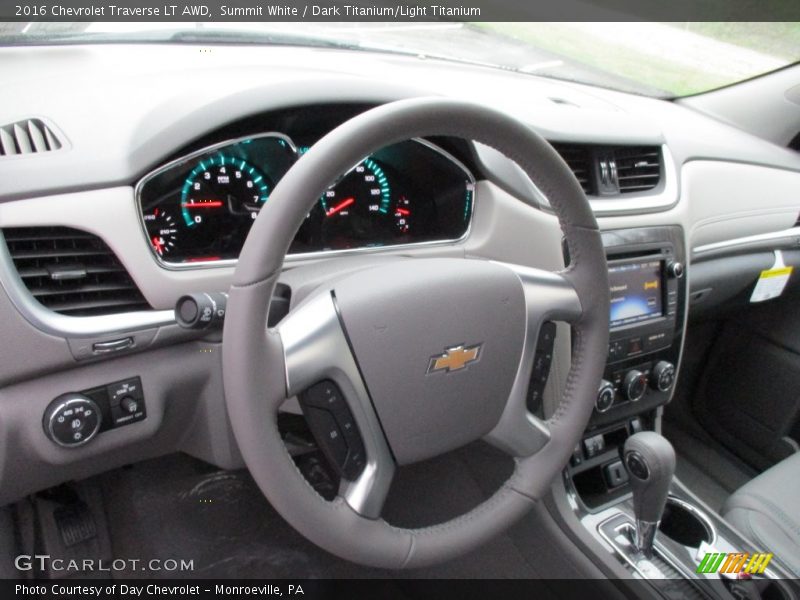 Summit White / Dark Titanium/Light Titanium 2016 Chevrolet Traverse LT AWD