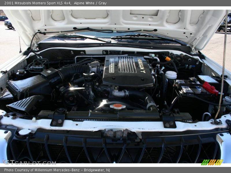 Alpine White / Gray 2001 Mitsubishi Montero Sport XLS 4x4