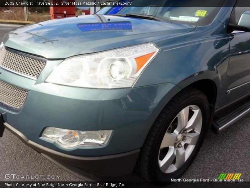 Silver Moss Metallic / Cashmere/Ebony 2009 Chevrolet Traverse LTZ