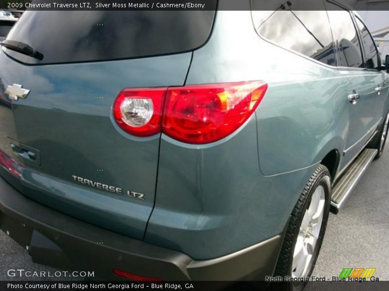 Silver Moss Metallic / Cashmere/Ebony 2009 Chevrolet Traverse LTZ