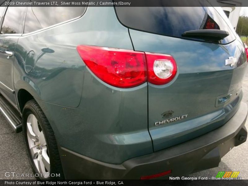 Silver Moss Metallic / Cashmere/Ebony 2009 Chevrolet Traverse LTZ