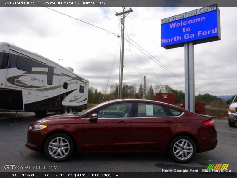 Bronze Fire Metallic / Charcoal Black 2016 Ford Fusion SE