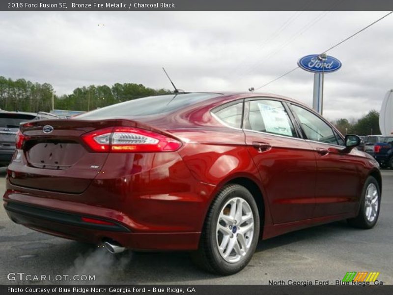 Bronze Fire Metallic / Charcoal Black 2016 Ford Fusion SE