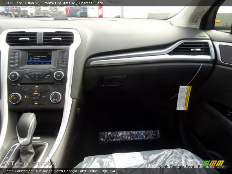 Bronze Fire Metallic / Charcoal Black 2016 Ford Fusion SE
