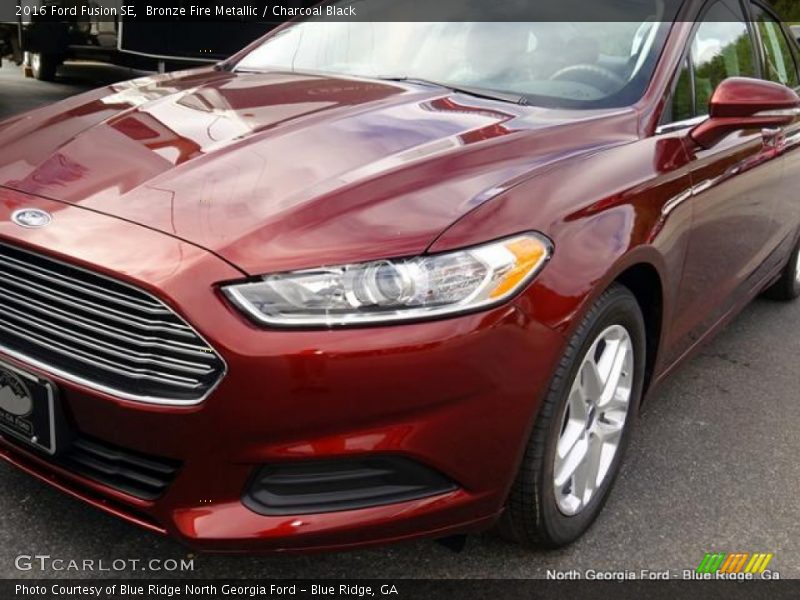 Bronze Fire Metallic / Charcoal Black 2016 Ford Fusion SE