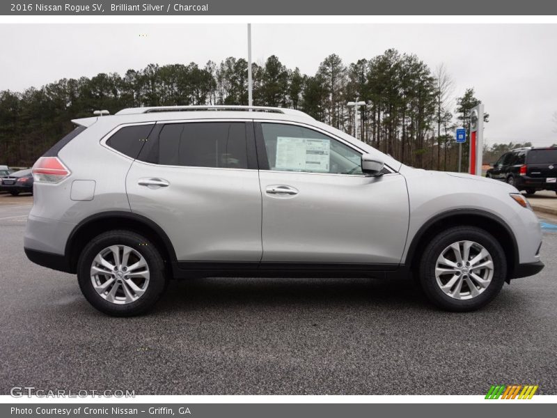 Brilliant Silver / Charcoal 2016 Nissan Rogue SV