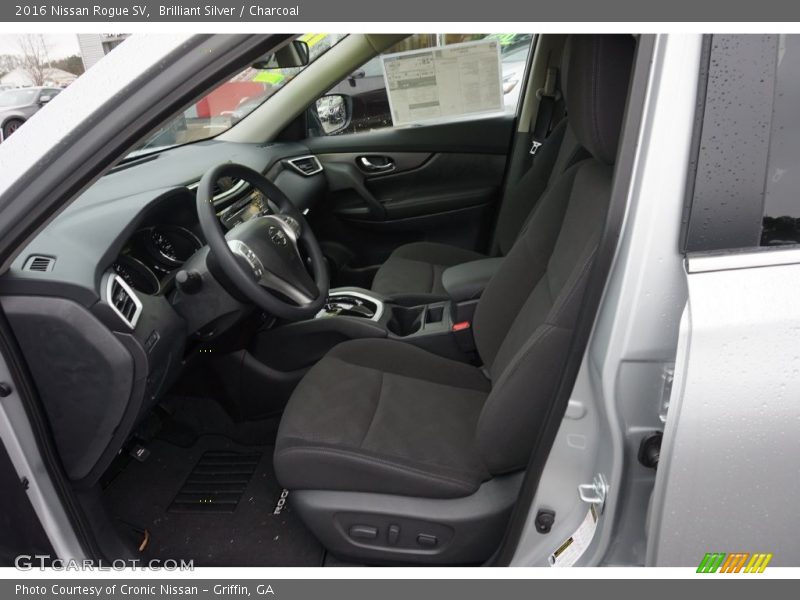 Brilliant Silver / Charcoal 2016 Nissan Rogue SV
