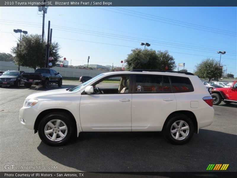Blizzard White Pearl / Sand Beige 2010 Toyota Highlander SE