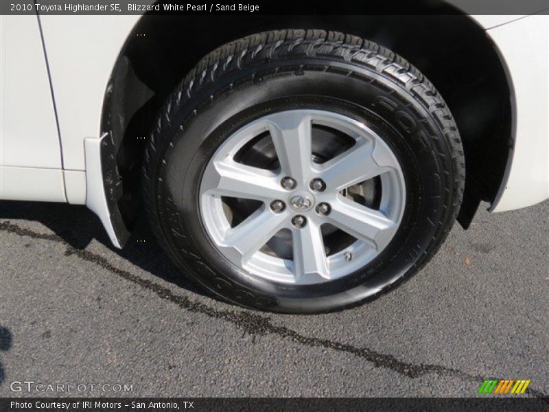 Blizzard White Pearl / Sand Beige 2010 Toyota Highlander SE