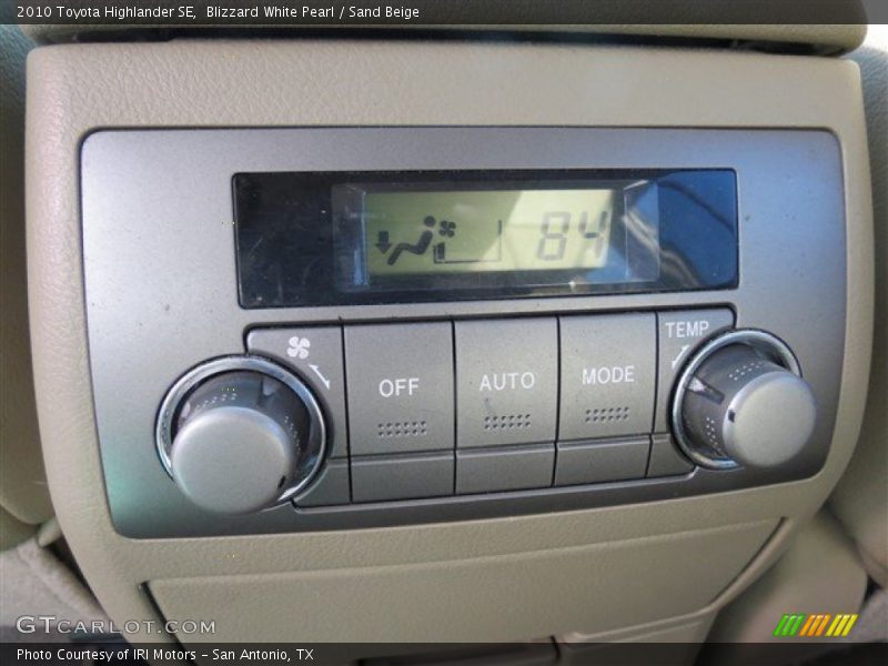 Blizzard White Pearl / Sand Beige 2010 Toyota Highlander SE