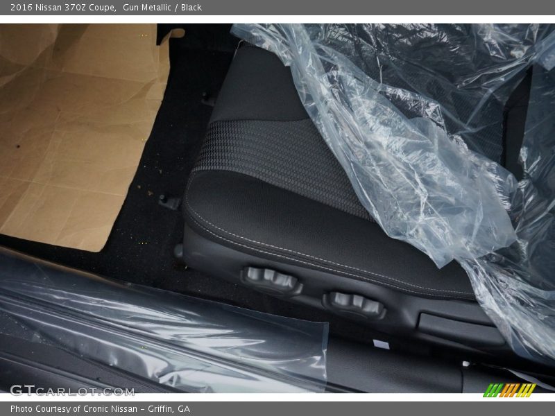 Gun Metallic / Black 2016 Nissan 370Z Coupe