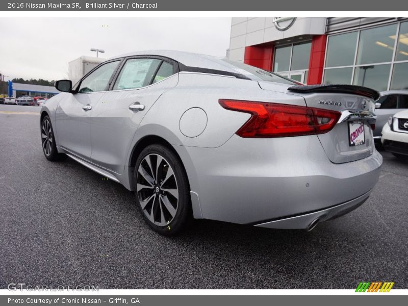 Brilliant Silver / Charcoal 2016 Nissan Maxima SR