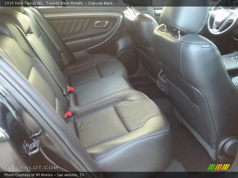 Tuxedo Black Metallic / Charcoal Black 2015 Ford Taurus SEL
