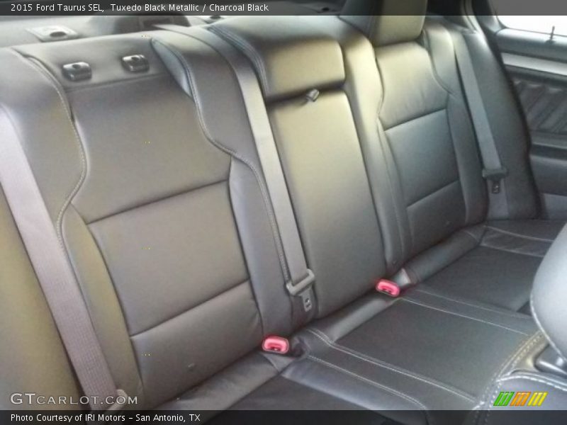 Tuxedo Black Metallic / Charcoal Black 2015 Ford Taurus SEL