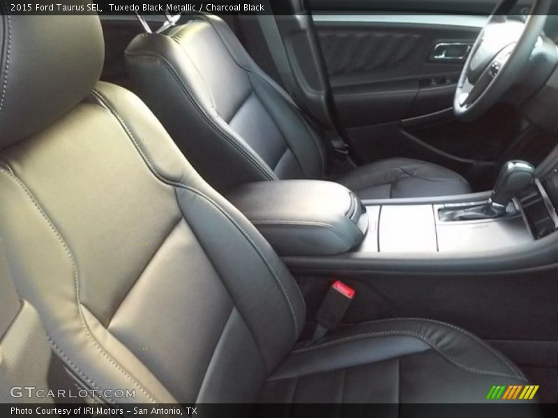 Tuxedo Black Metallic / Charcoal Black 2015 Ford Taurus SEL