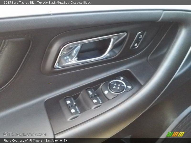 Tuxedo Black Metallic / Charcoal Black 2015 Ford Taurus SEL