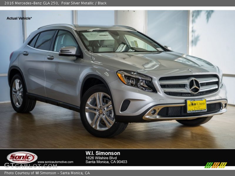Polar Silver Metallic / Black 2016 Mercedes-Benz GLA 250