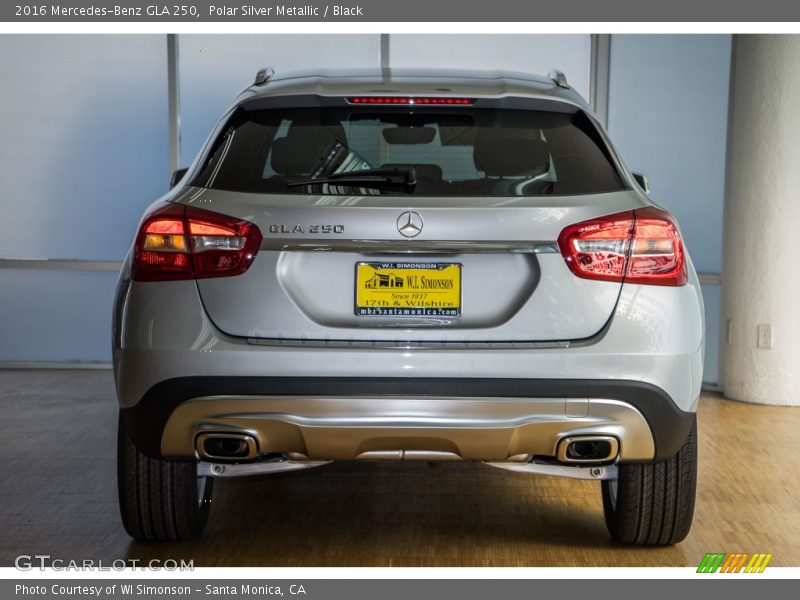 Polar Silver Metallic / Black 2016 Mercedes-Benz GLA 250