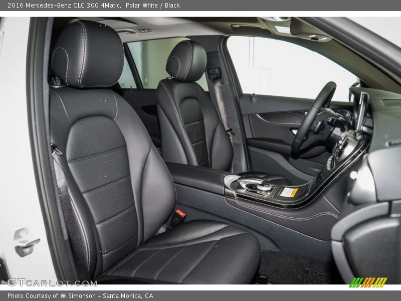 Polar White / Black 2016 Mercedes-Benz GLC 300 4Matic
