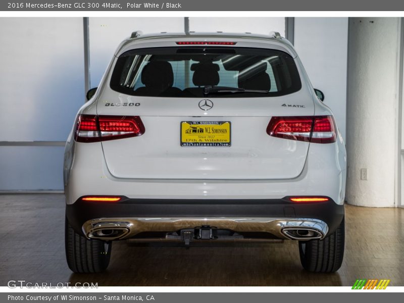 Polar White / Black 2016 Mercedes-Benz GLC 300 4Matic