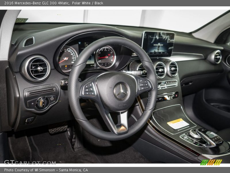 Polar White / Black 2016 Mercedes-Benz GLC 300 4Matic