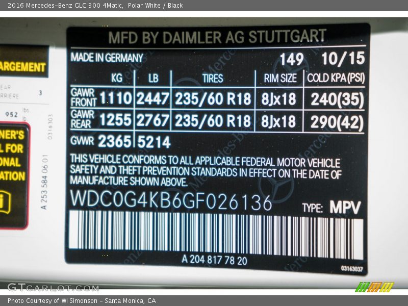 Polar White / Black 2016 Mercedes-Benz GLC 300 4Matic