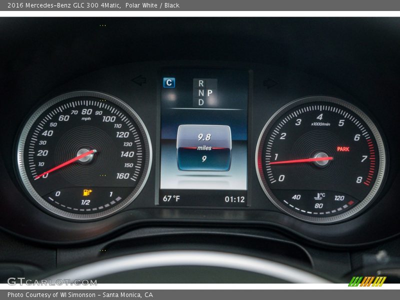 Polar White / Black 2016 Mercedes-Benz GLC 300 4Matic