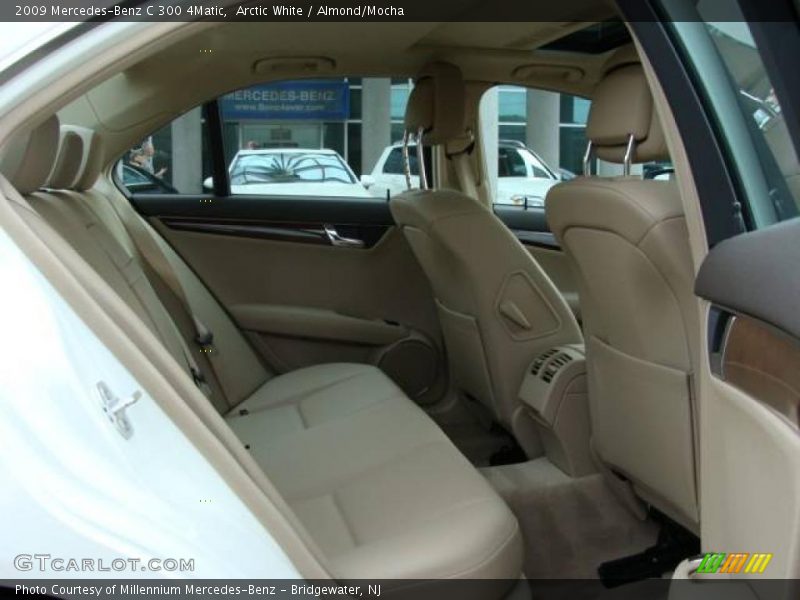 Arctic White / Almond/Mocha 2009 Mercedes-Benz C 300 4Matic