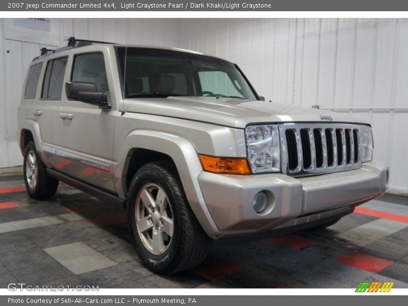 Light Graystone Pearl / Dark Khaki/Light Graystone 2007 Jeep Commander Limited 4x4