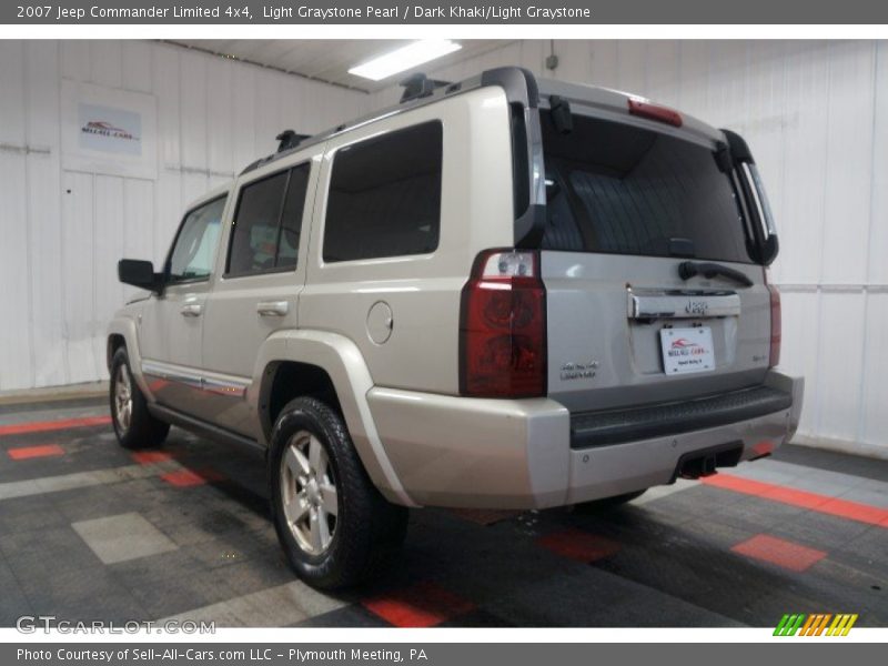 Light Graystone Pearl / Dark Khaki/Light Graystone 2007 Jeep Commander Limited 4x4
