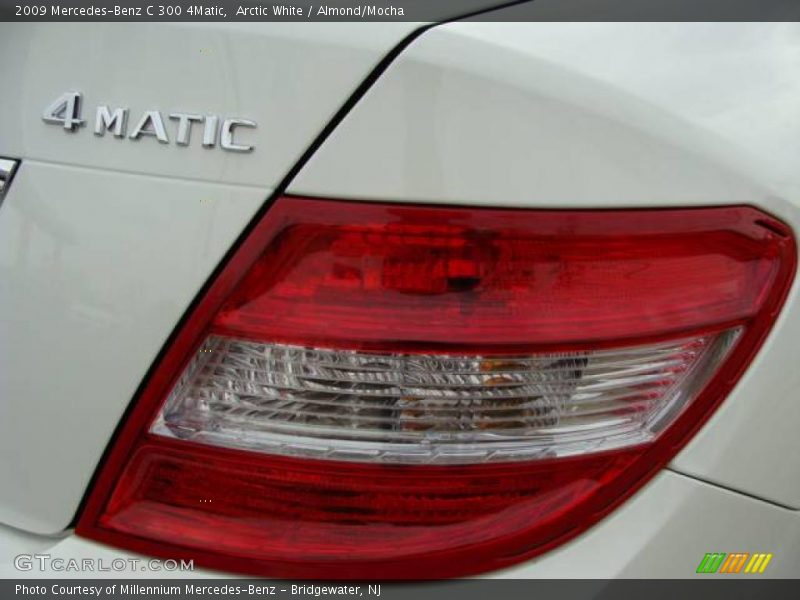 Arctic White / Almond/Mocha 2009 Mercedes-Benz C 300 4Matic