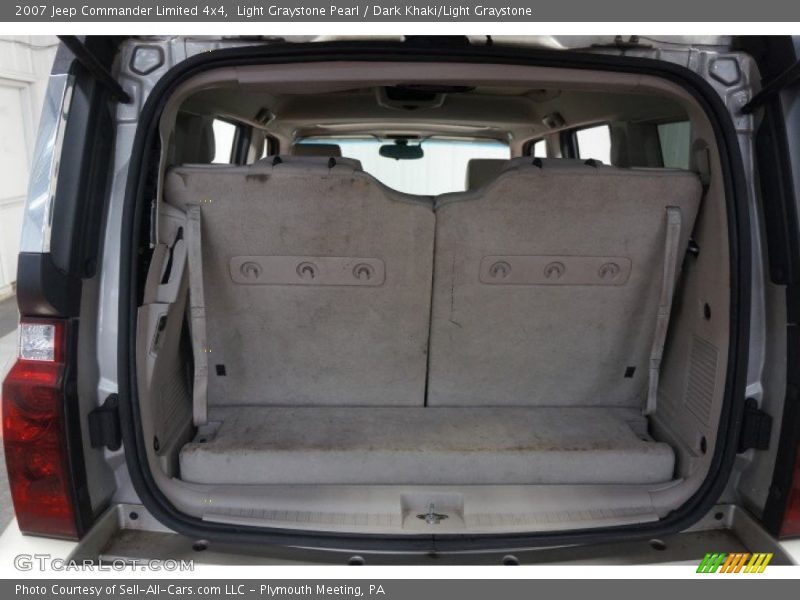 Light Graystone Pearl / Dark Khaki/Light Graystone 2007 Jeep Commander Limited 4x4
