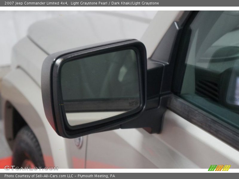 Light Graystone Pearl / Dark Khaki/Light Graystone 2007 Jeep Commander Limited 4x4