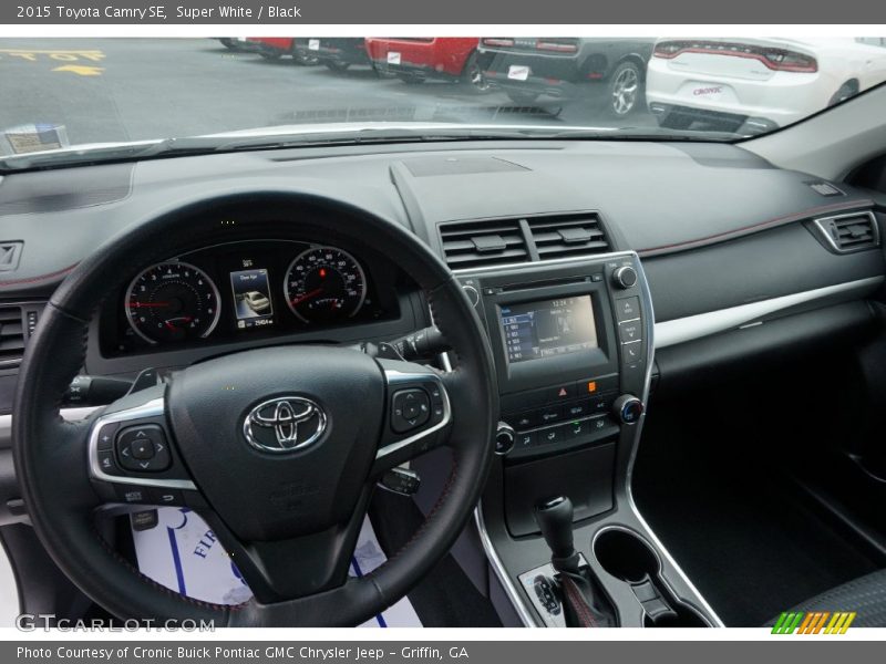 Super White / Black 2015 Toyota Camry SE