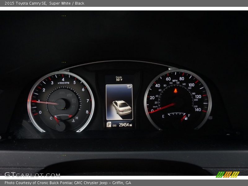 Super White / Black 2015 Toyota Camry SE