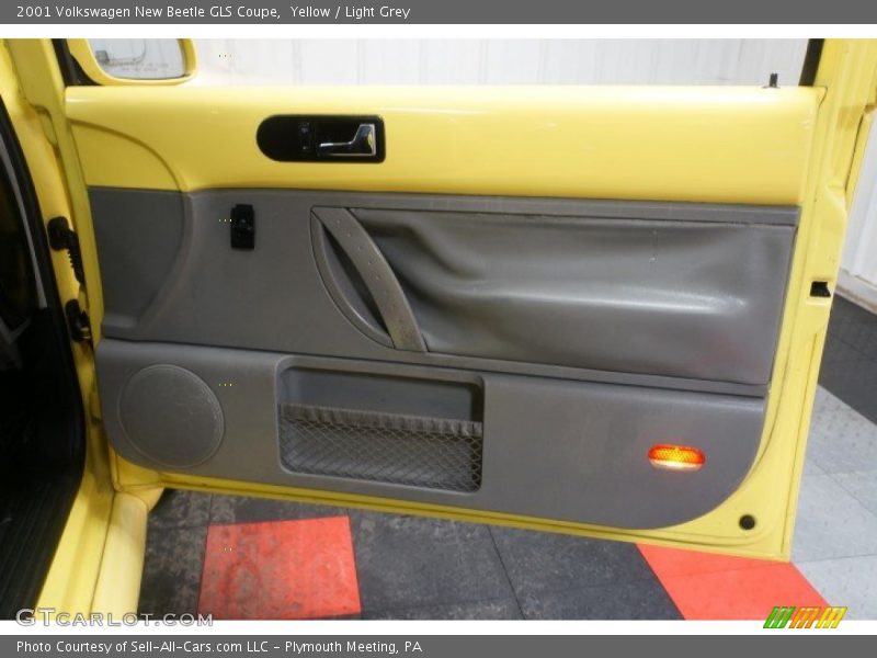 Yellow / Light Grey 2001 Volkswagen New Beetle GLS Coupe
