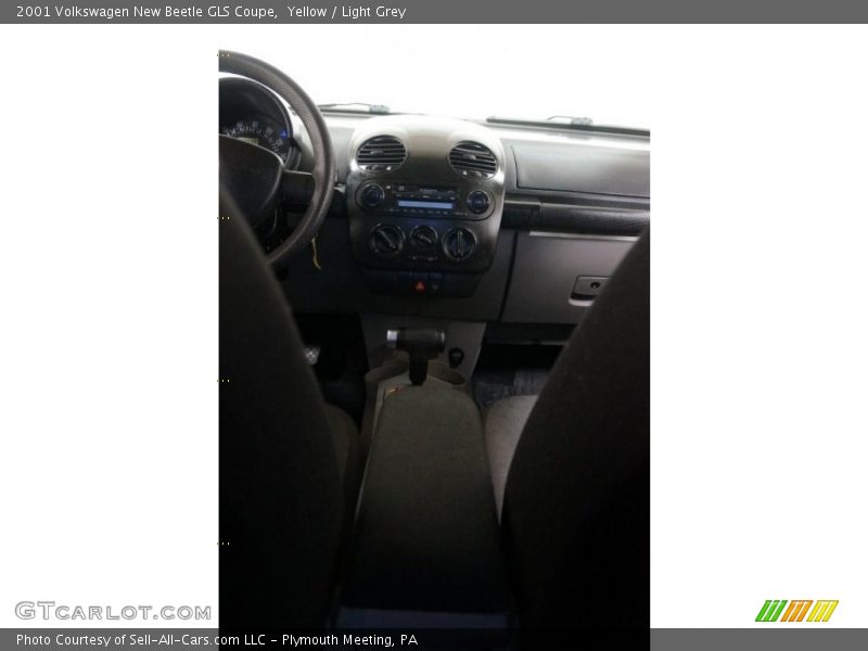Yellow / Light Grey 2001 Volkswagen New Beetle GLS Coupe