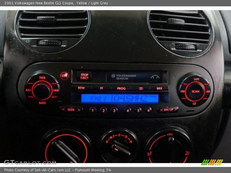Yellow / Light Grey 2001 Volkswagen New Beetle GLS Coupe