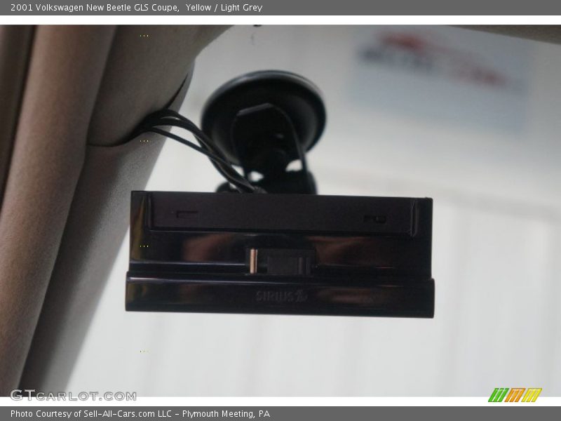 Yellow / Light Grey 2001 Volkswagen New Beetle GLS Coupe