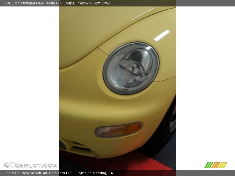 Yellow / Light Grey 2001 Volkswagen New Beetle GLS Coupe