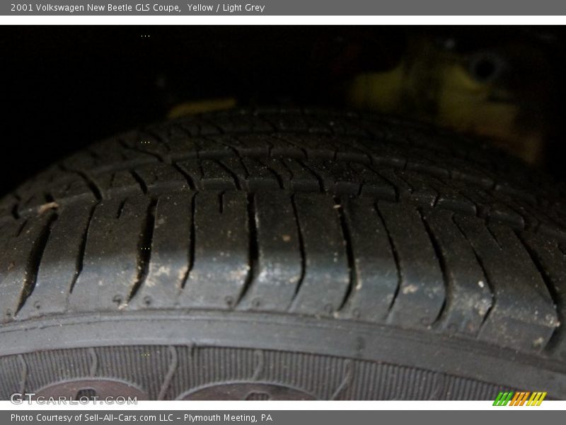 Yellow / Light Grey 2001 Volkswagen New Beetle GLS Coupe
