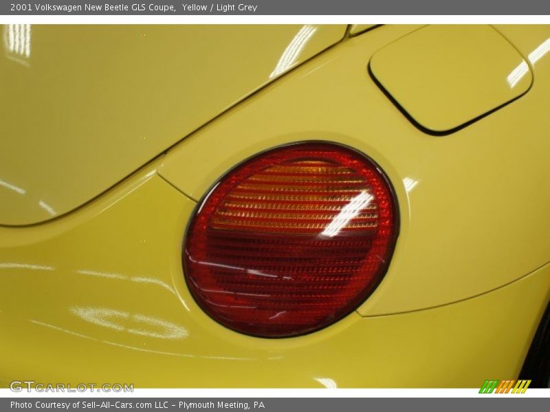 Yellow / Light Grey 2001 Volkswagen New Beetle GLS Coupe