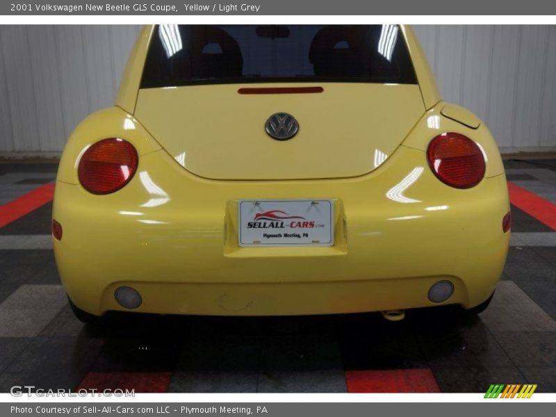 Yellow / Light Grey 2001 Volkswagen New Beetle GLS Coupe