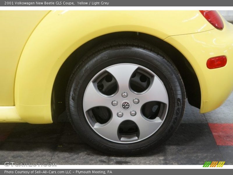 Yellow / Light Grey 2001 Volkswagen New Beetle GLS Coupe